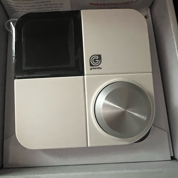 New still in box - Picture 2 of 4